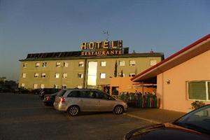 Hotel Rey Arturo Burgos Villagonzalo Pedernales
