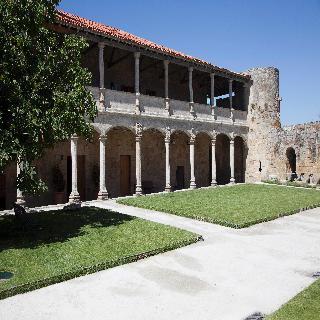 Castillo De Hotel Monterrei