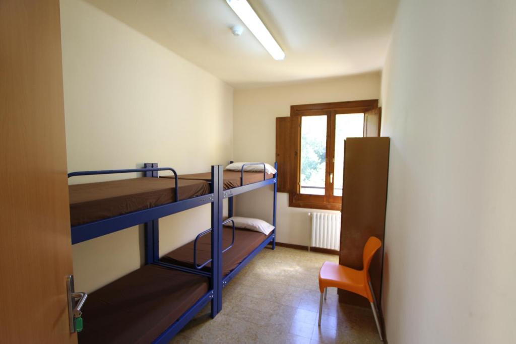 Hostel Roques Blanques *