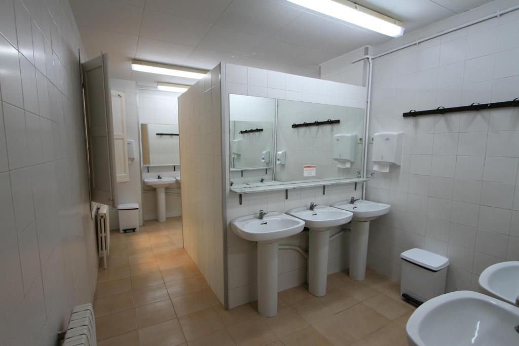 Roques Blanques Hostel *
