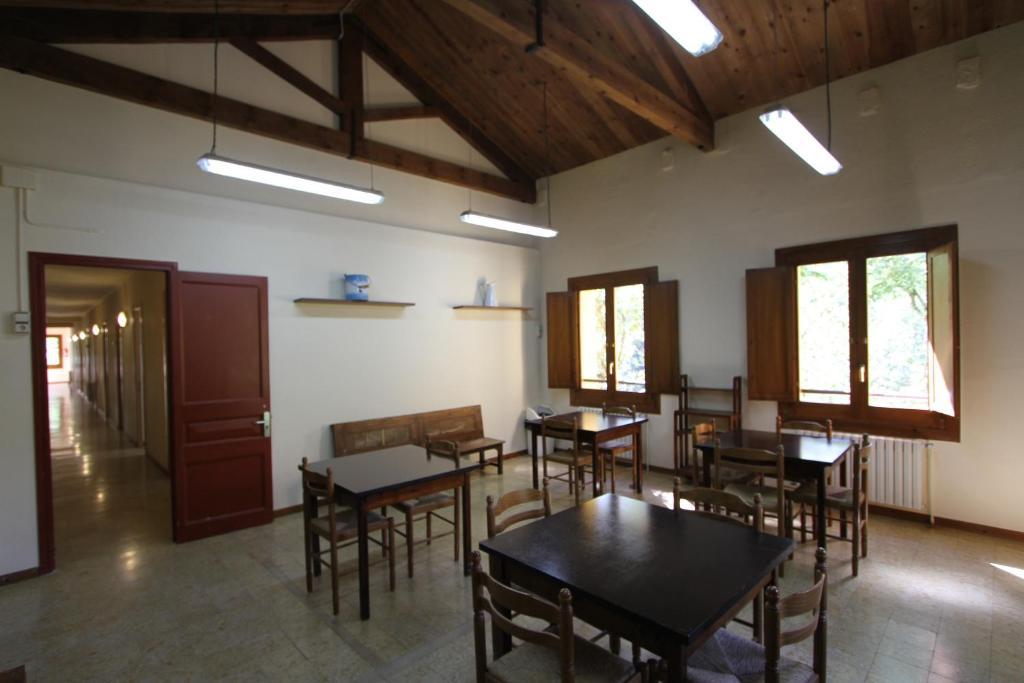 Roques Blanques Hostel *