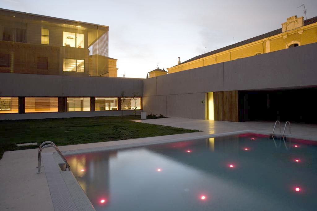 Hotel De 4*