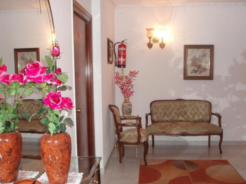 Hotel Rocas De 2*
