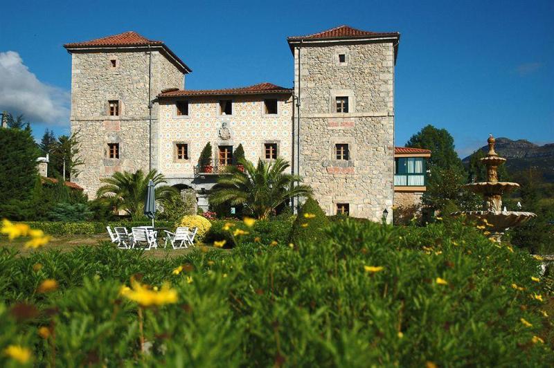 Palacio Torre De Hotel Ruesga (Cantabria)