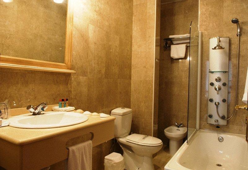 Esmeralda Hotel 2*
