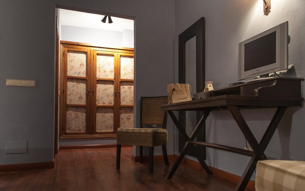 Hotel Aguas De Arbuniel