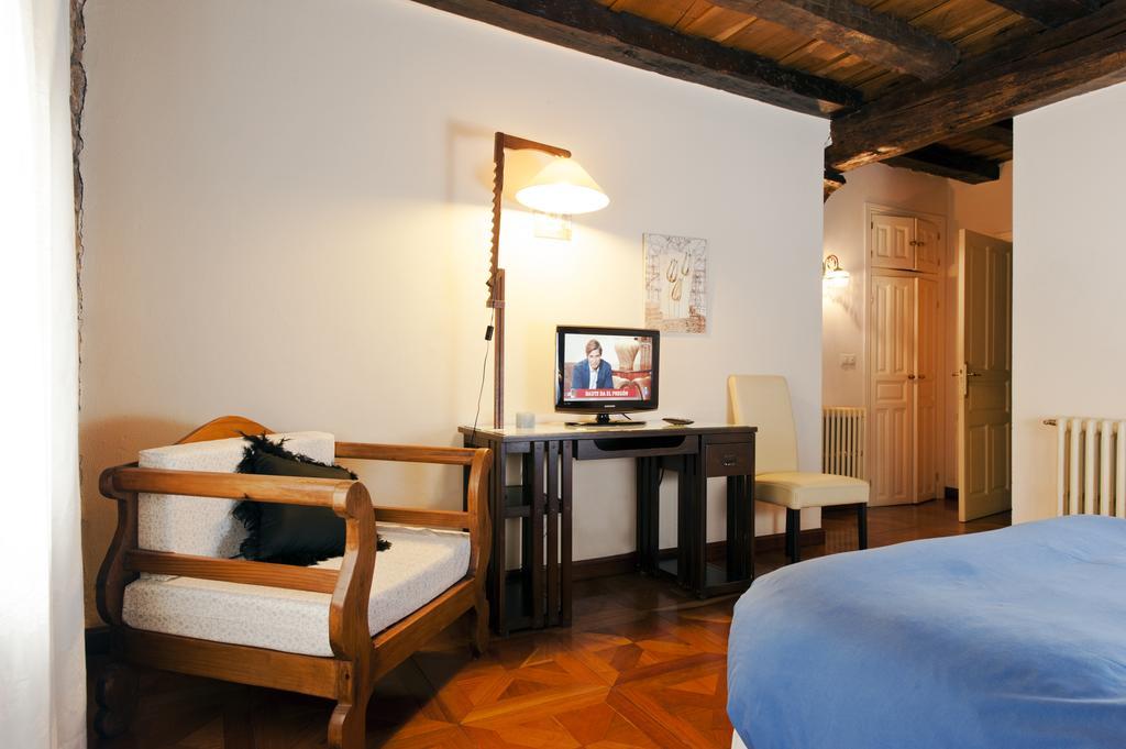 La Casa De Las Brujas Barrio (Cantabria)