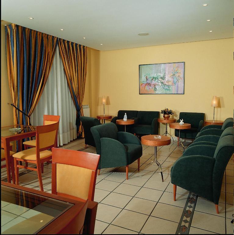 Isabel Hotel