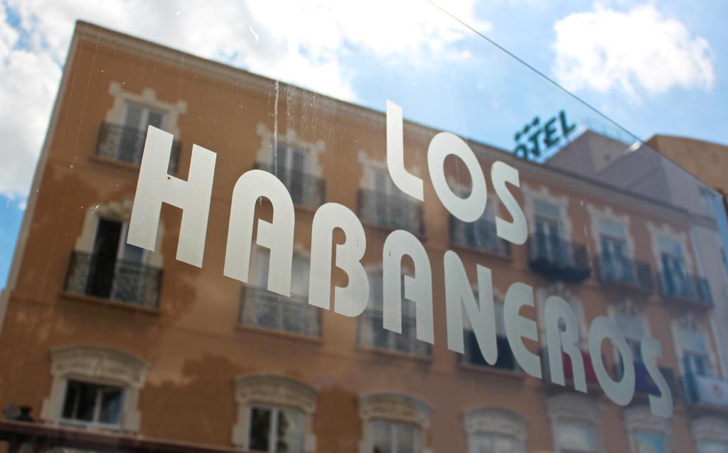 Habaneros Hotel