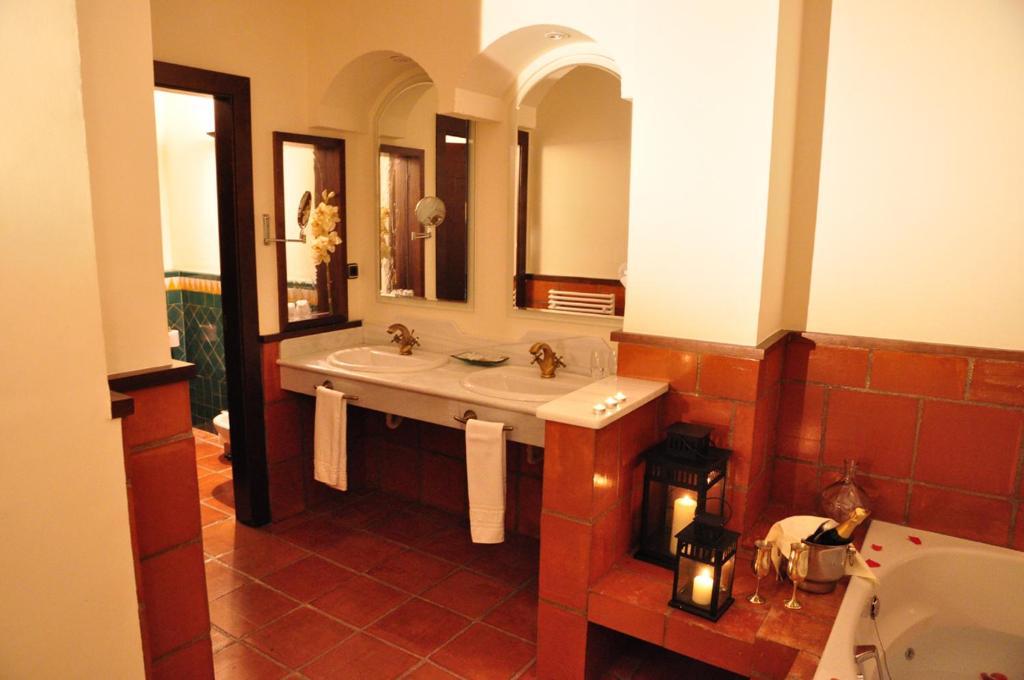 Hotel Cerezos