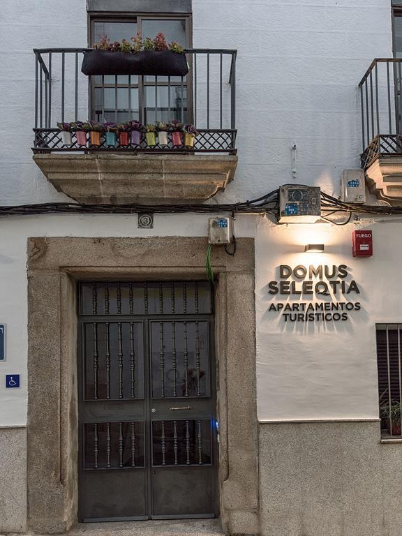 Apartamento Turísticos Domus Seleqtia Plaza Mayor Caces