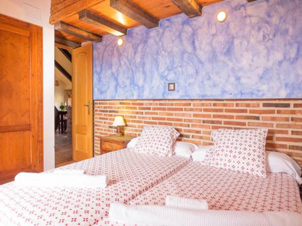 Centro De Turismo Rural Roqueo De Chavela Apartahotel Robledo de Chavela