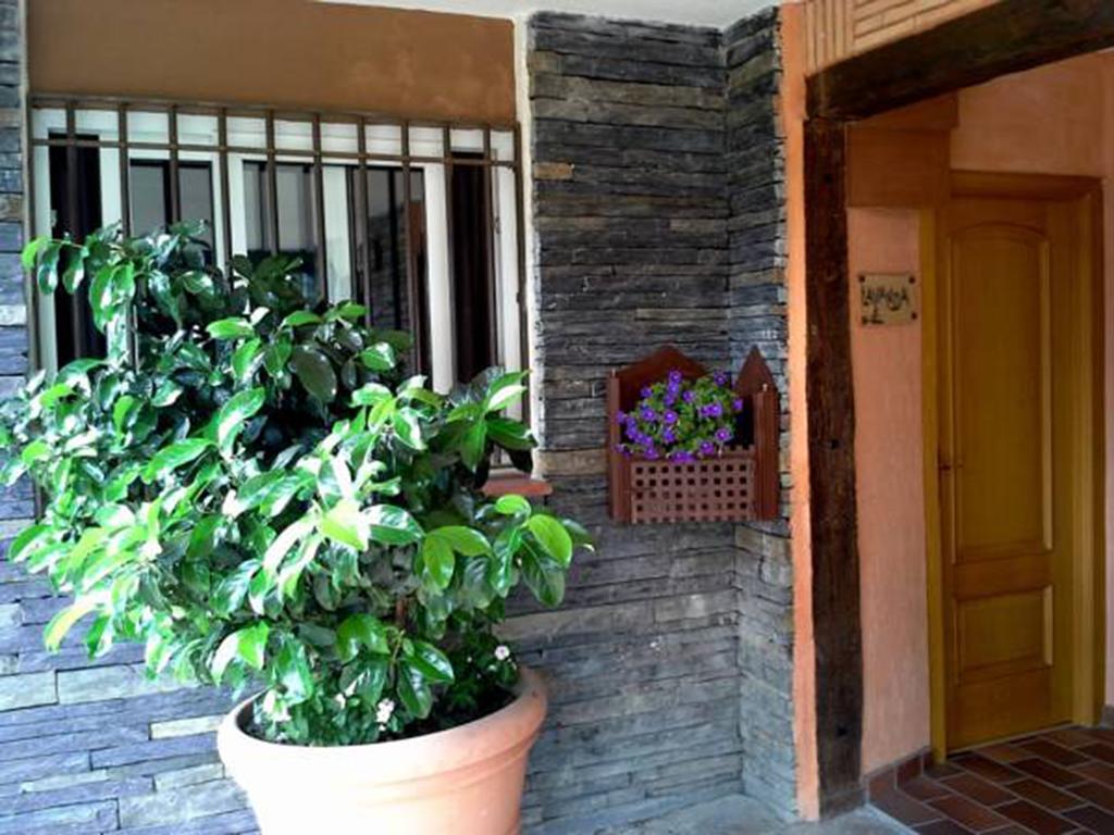 Centro De Turismo Rural Roqueo De Chavela Apartahotel 2*