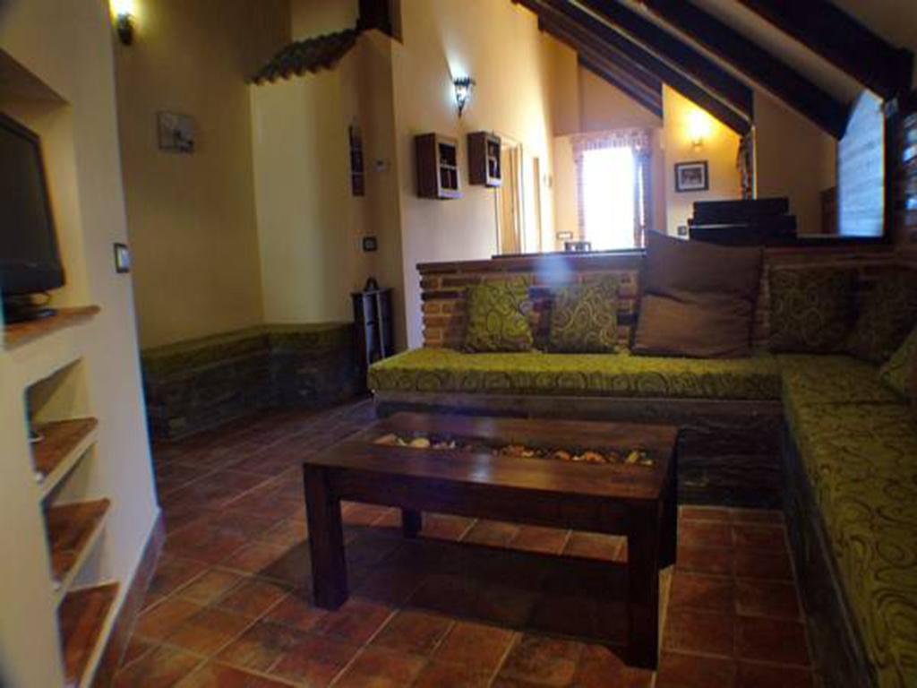 Centro De Turismo Rural Roqueo De Chavela 2*