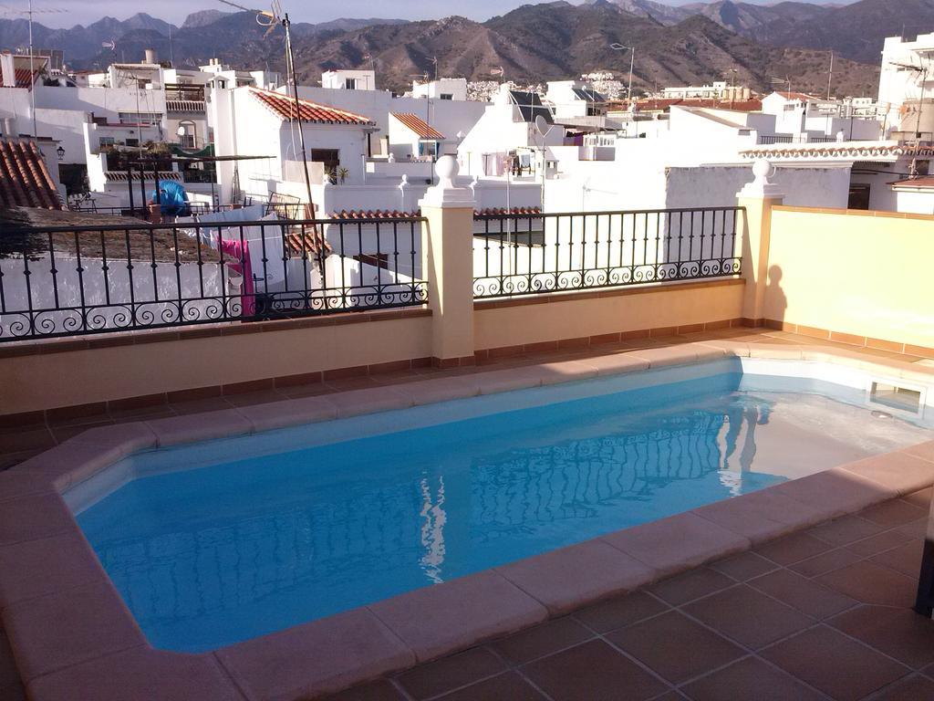 ático Con Piscina Privada En El Corazón De Nerja! Сasa de vacaciones