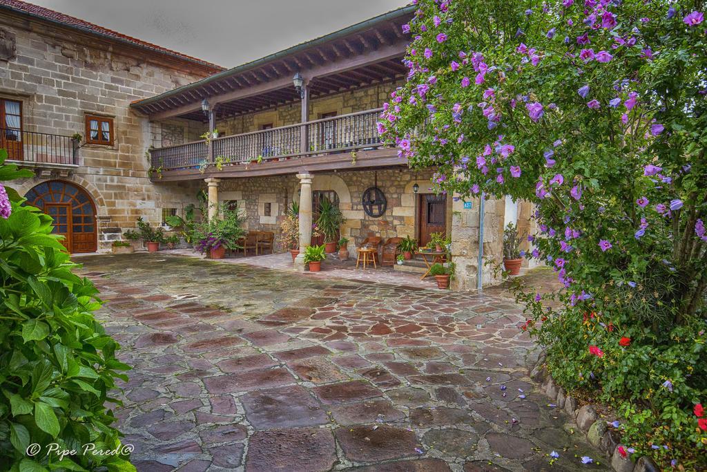 Casa Velarde Pensión *