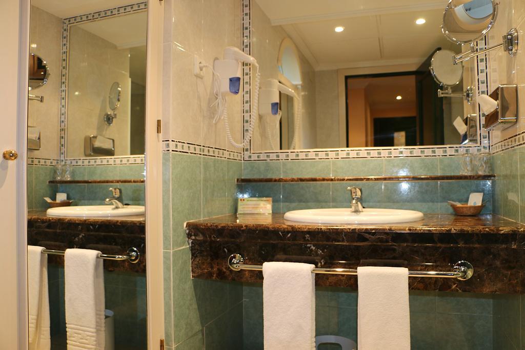 Cristina Hotel