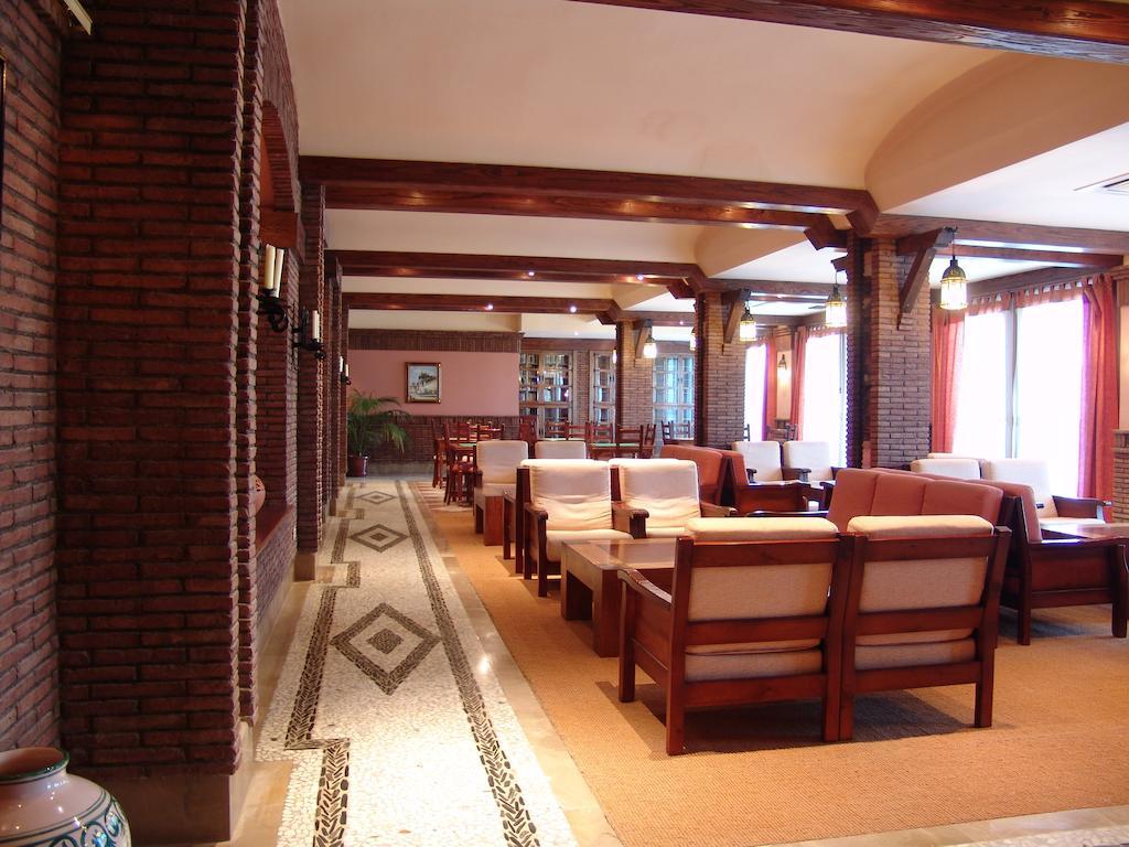 Hotel Balneario De Alicún De Torres 2*