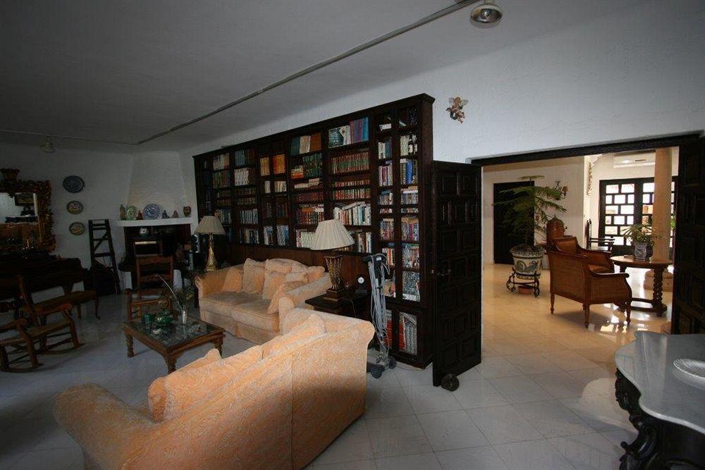 Hotel Jardin De La Muralla
