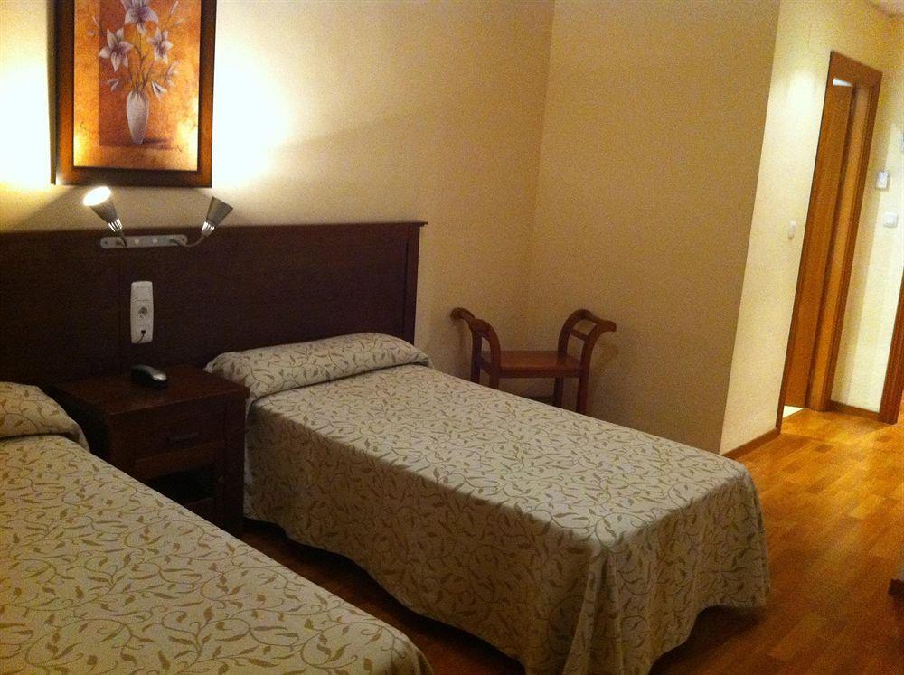 La Curva Hotel *