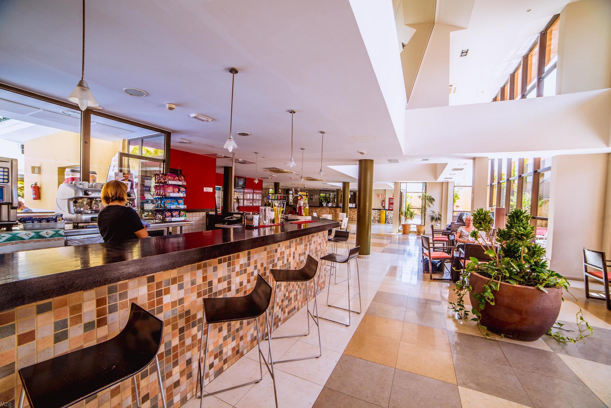 Chatur Costa Caleta Hotel