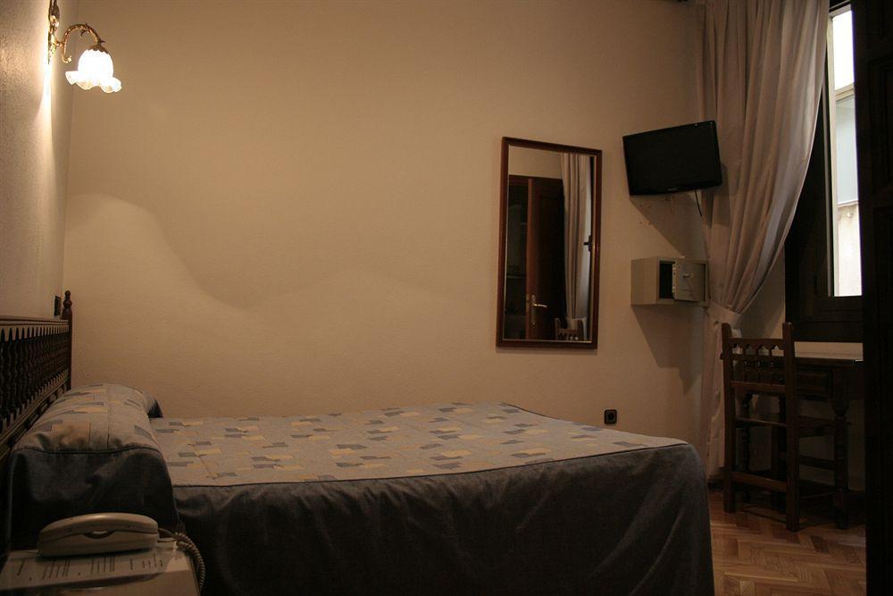Hispano Gran Via Guest house 2*