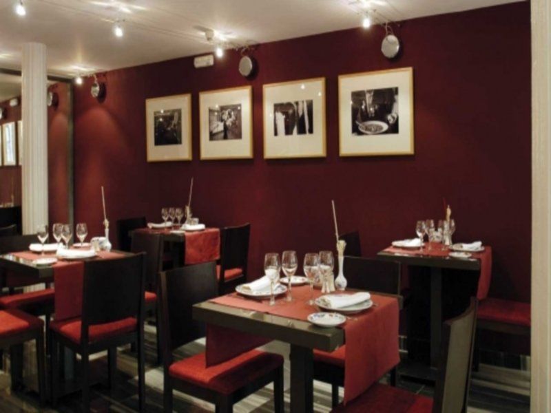 Petit Palace Plaza De La Reina Hotel 3*