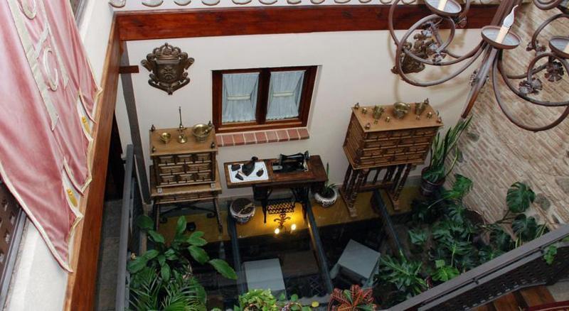 Hospederia Casa De Cisneros 2*