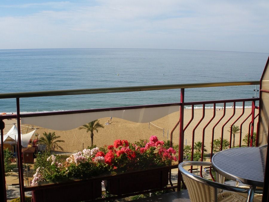 Checkin Garbi Hotel