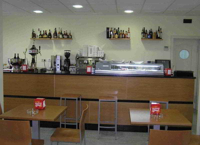 Velilla Hotel Velilla de San Antonio