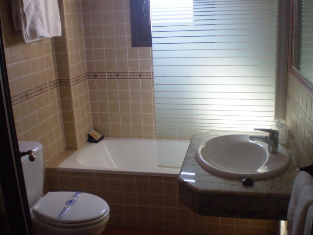 Hotel Balcon De Montes Colmenar