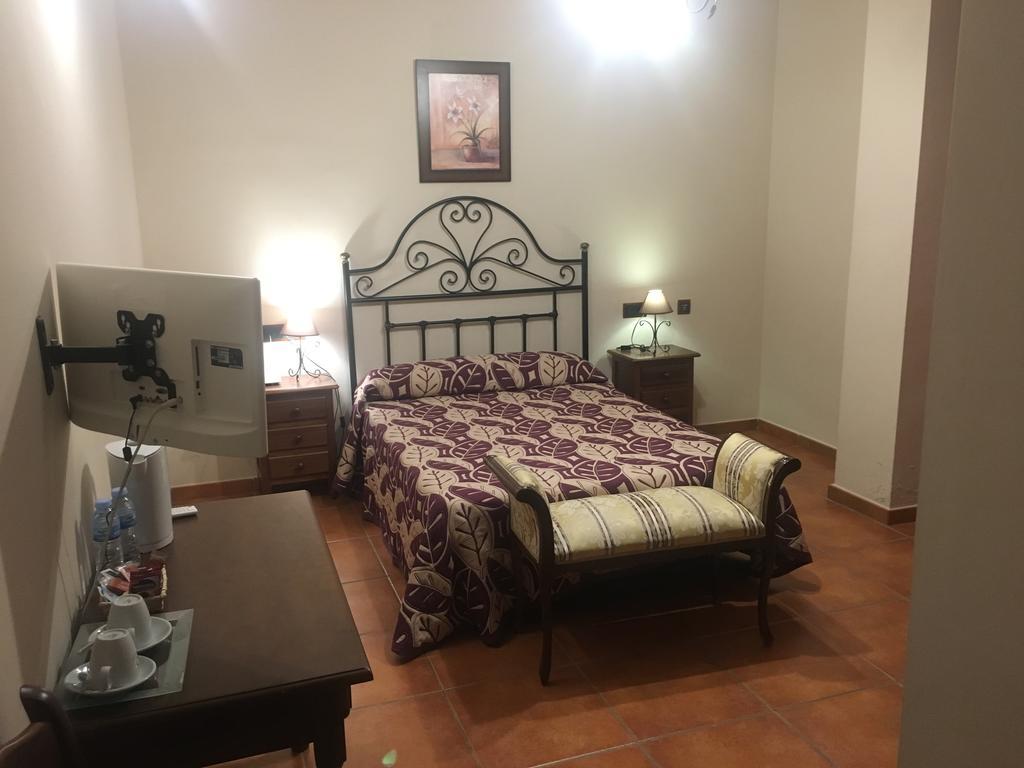 Hotel Balcon De Montes
