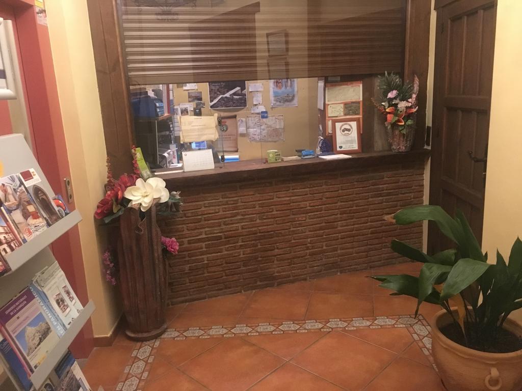 Hotel Balcon De Montes