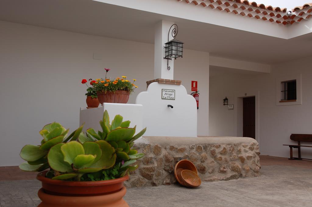 Rural Arroyo La Plata By Bossh Jerez De Los Caballeros