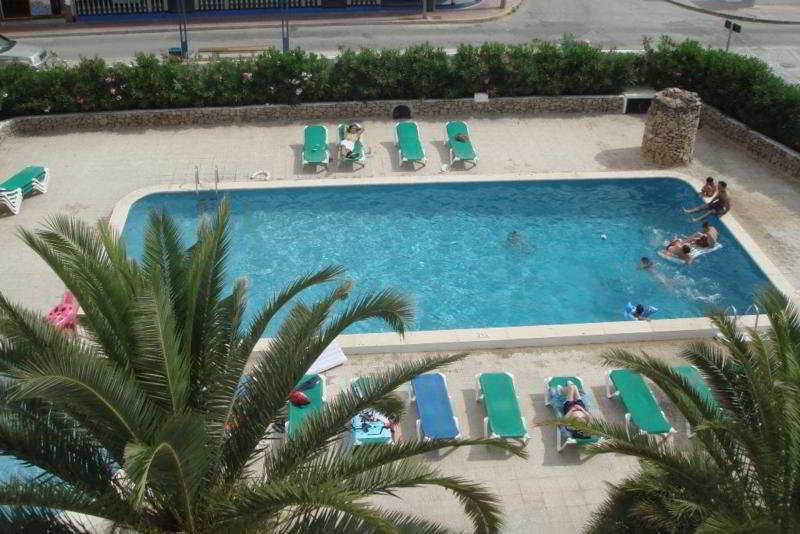 Apartahotel Bahia De San Antonio 2*