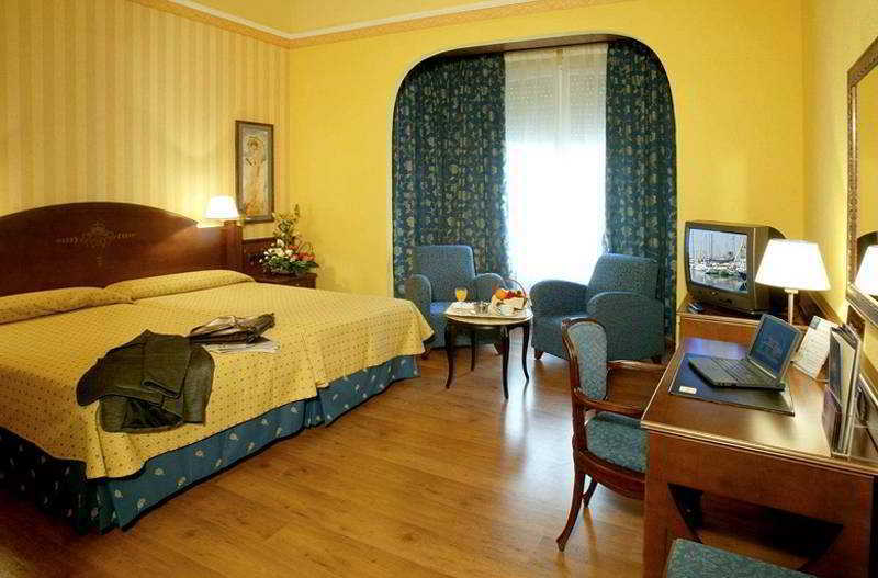 Hotel One Shot Palacio Reina Victoria 04