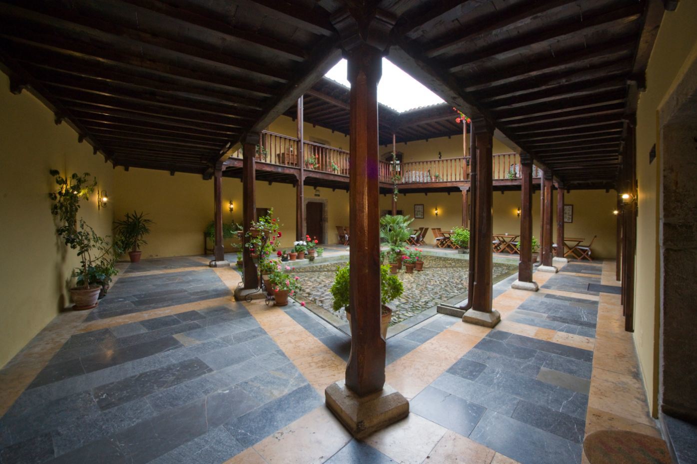 Castillo De Valdés Salas Hotel 2*