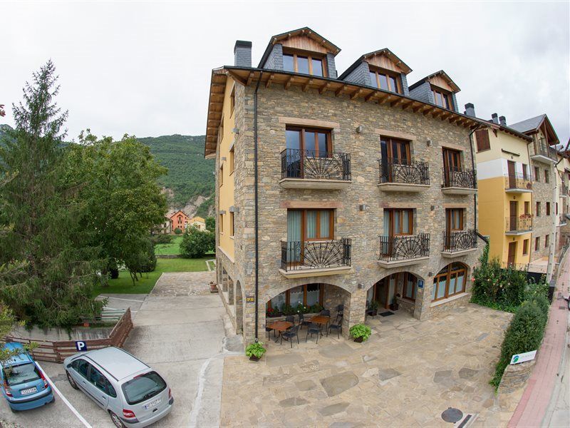Nogales Campo (Huesca)