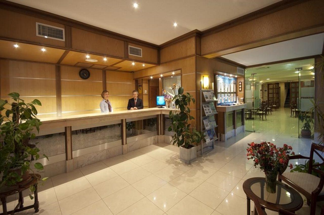 Hotel Amoros 3*