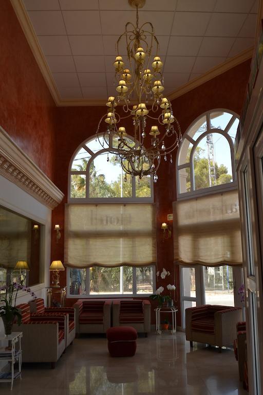 Hotel Versalles Granja de Rocamora