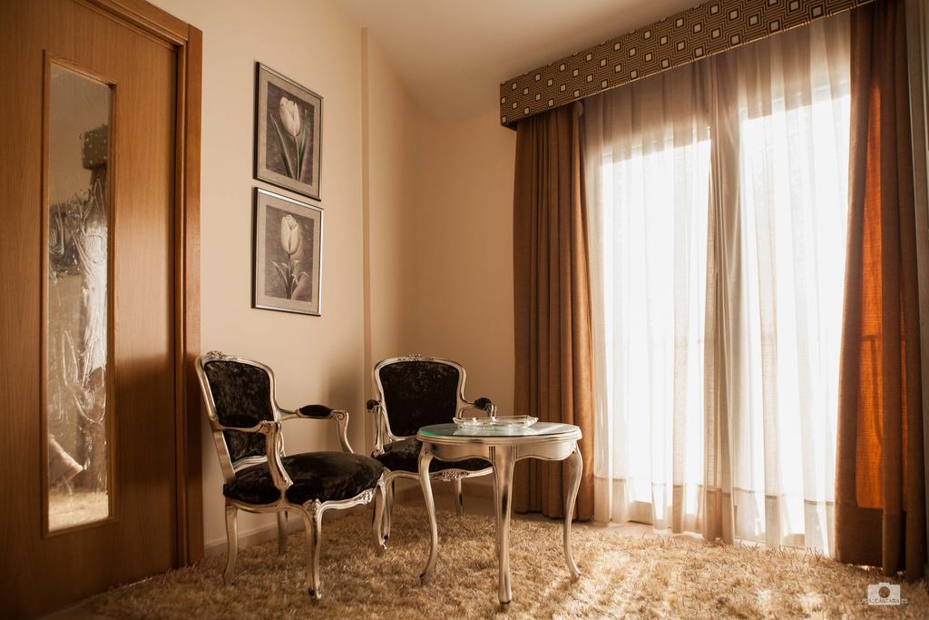 Versalles Hotel Granja de Rocamora