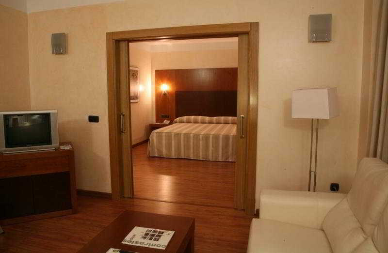 Hotel Montera Plaza 4*