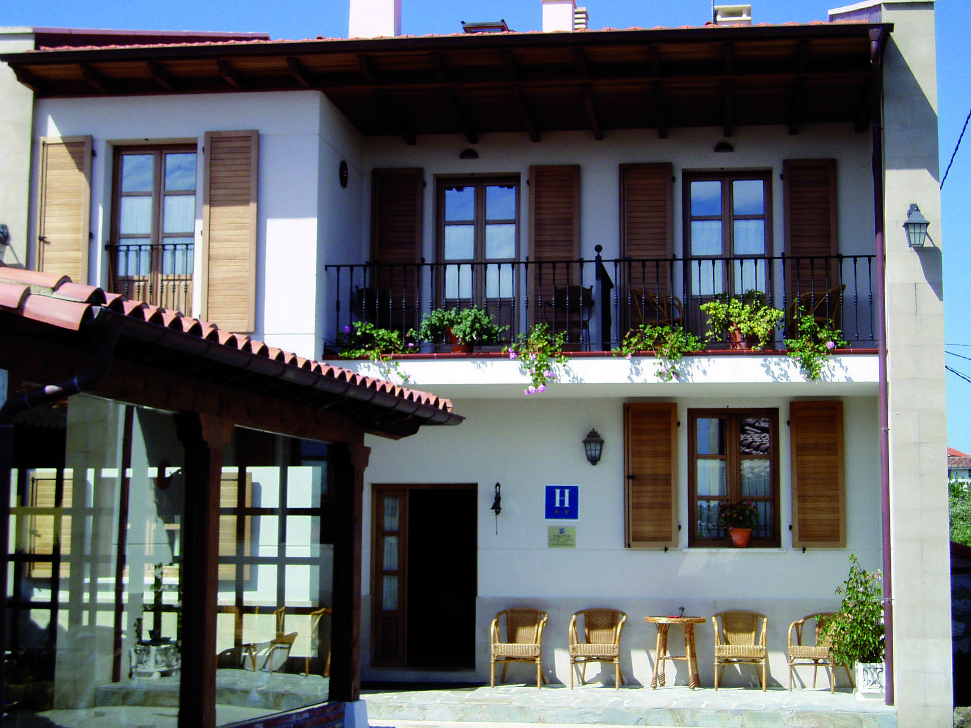 Rural Cuartamenteru Hotel