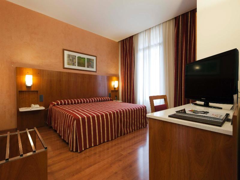 Catalonia Plaza Mayor Hotel