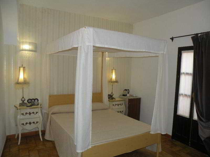 Hospedium San Fernando 2*