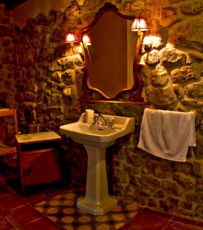 La Casona De *
