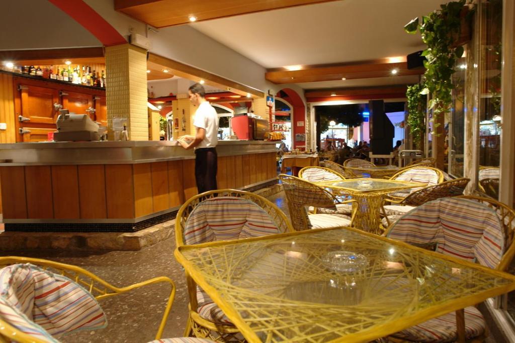 Hotel Coral 2*