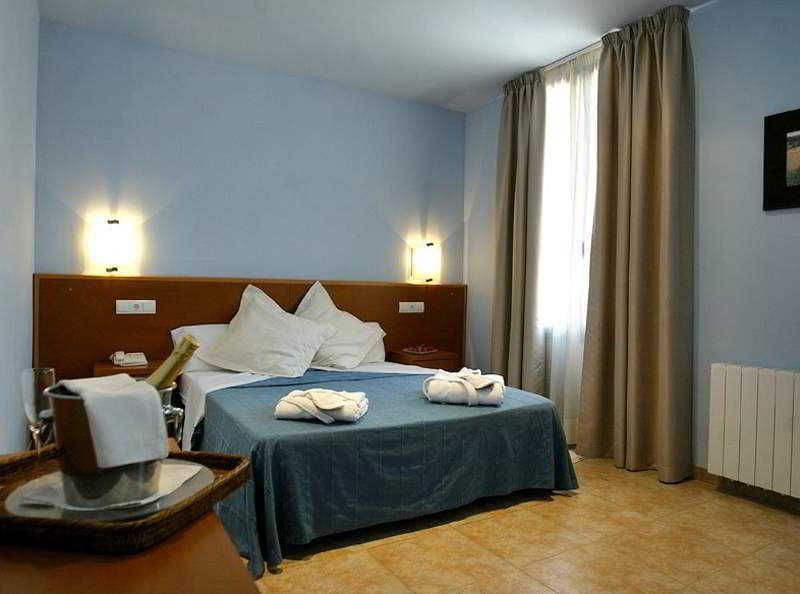 Hotel Comtes De Queralt