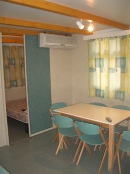Camping-bungalows Altomira 3* Navaixes