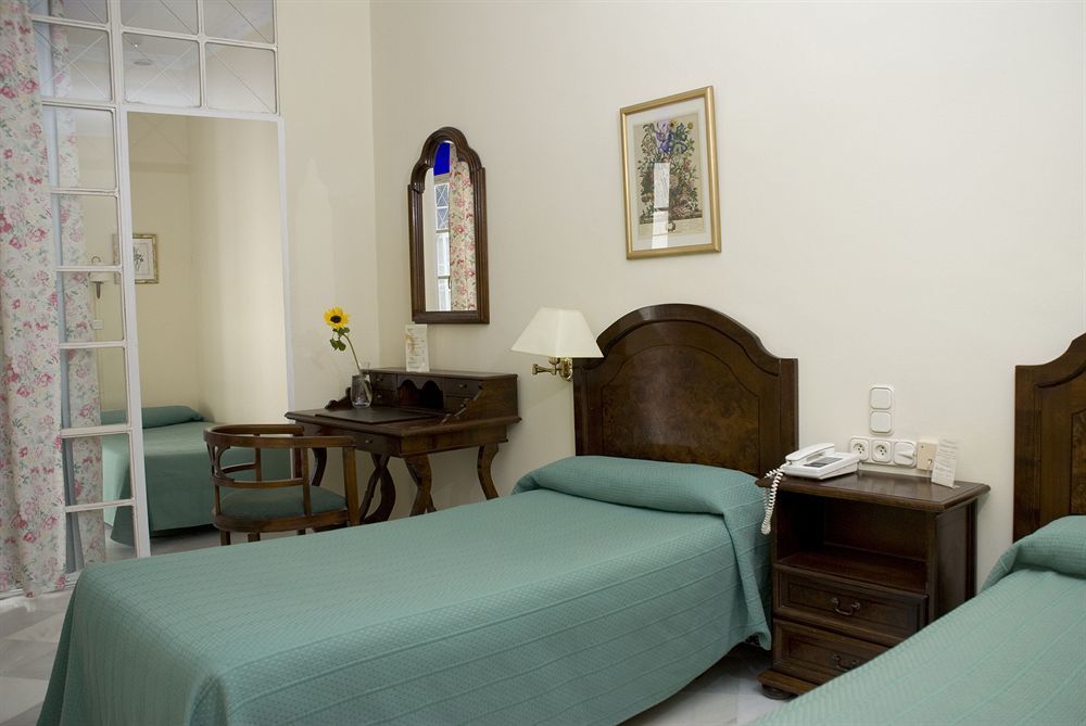 Hotel Bypillow Abril 2*